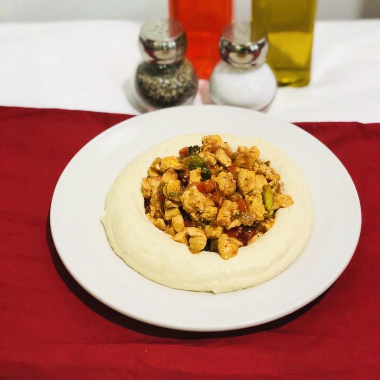 Hummus with chicken